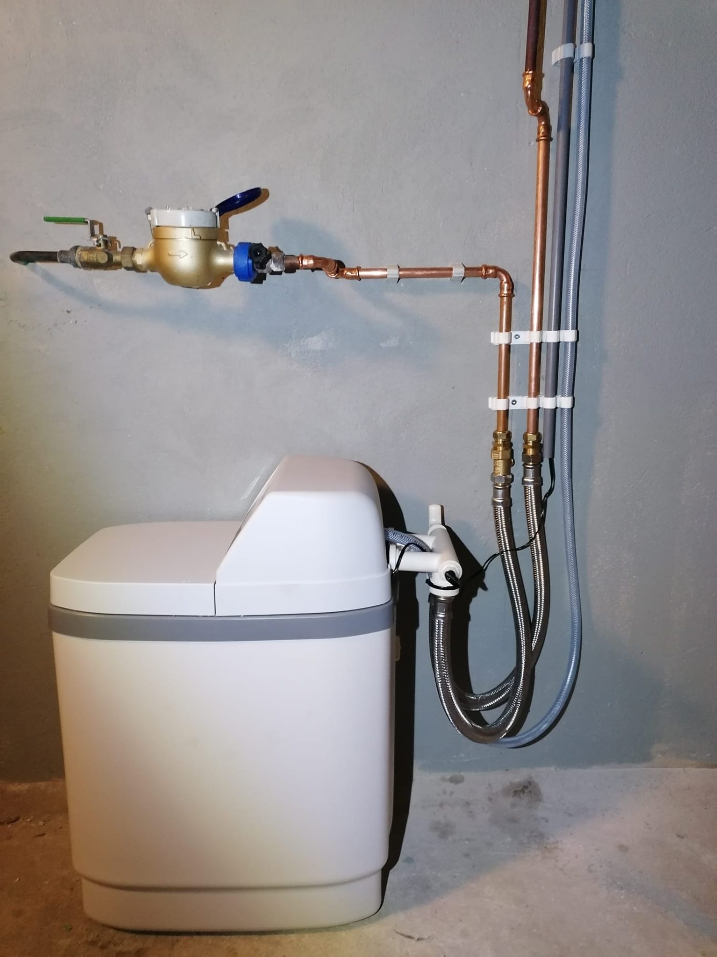 Hoe sluit je een waterontharder aan? Amysoft